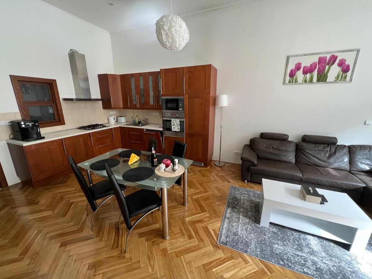 The Old Town'S Apartment Прага Екстер'єр фото